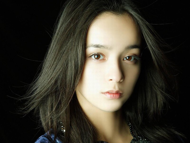woman with brown eyes