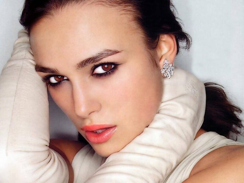 Woman with Brown Eyes — Beige, Calm