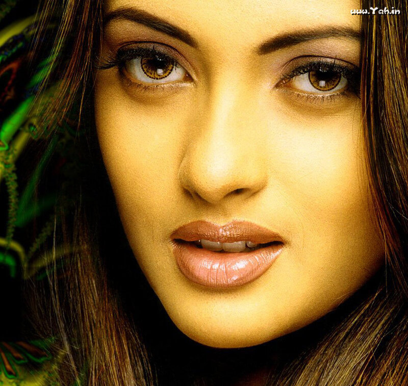 Woman with Brown Eyes — Dramatic