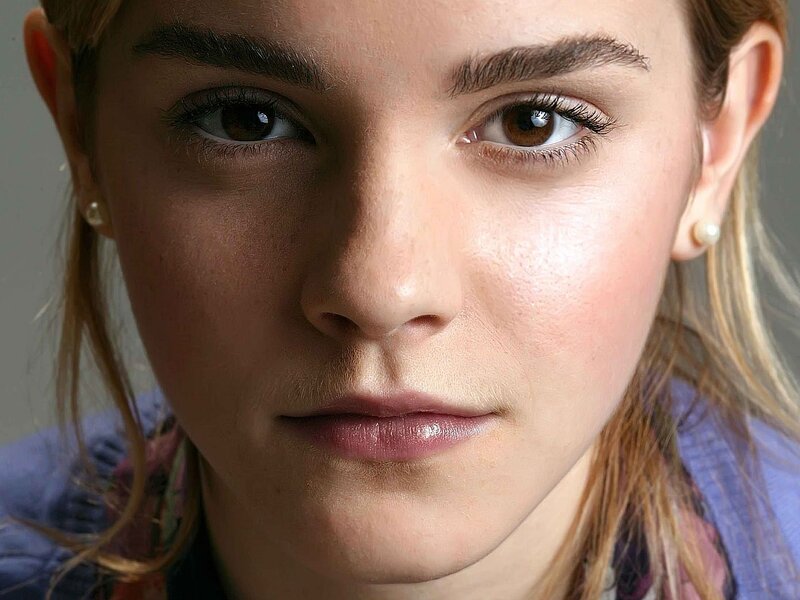 Woman with Brown Eyes — Neutral