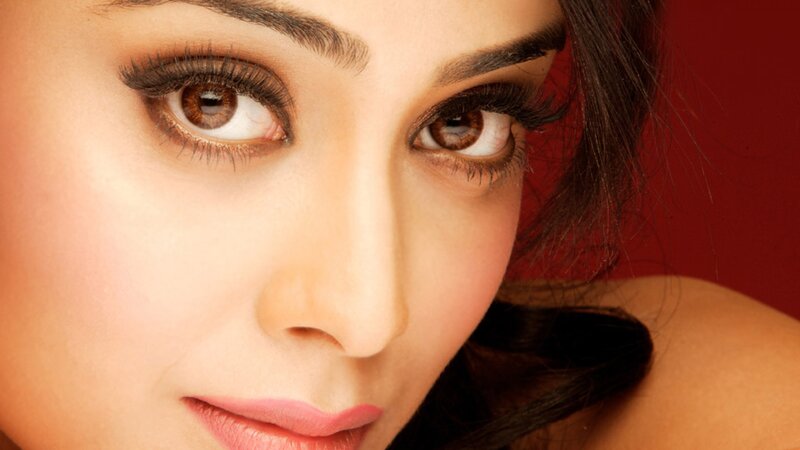 Woman with Brown Eyes — Red, Dramatic, Photograph
