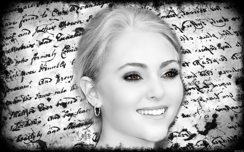 woman with brown eyes smiling