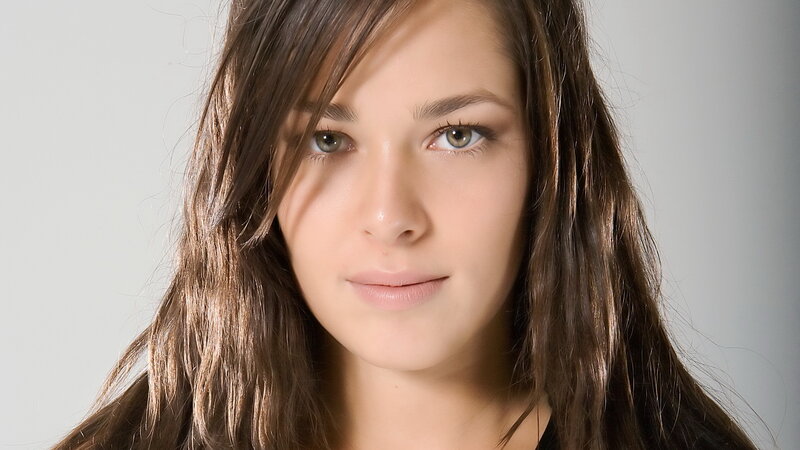 woman with brown hair
