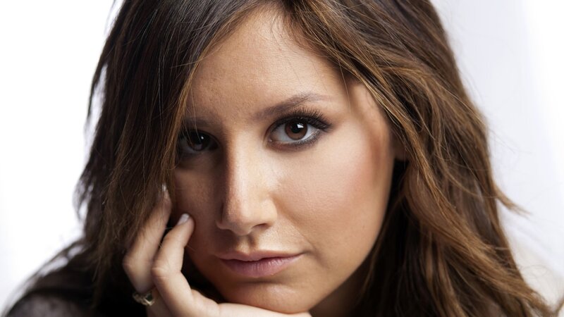 woman with brown hair
