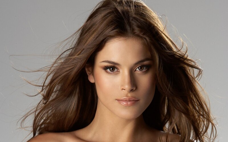 woman with brown hair