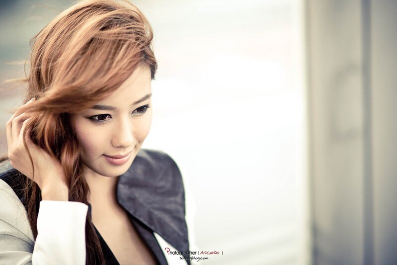 woman with brown hair