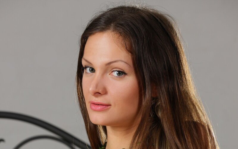 woman with brown hair