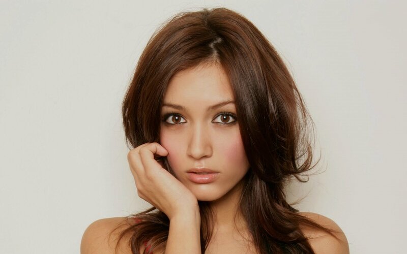 woman with brown hair