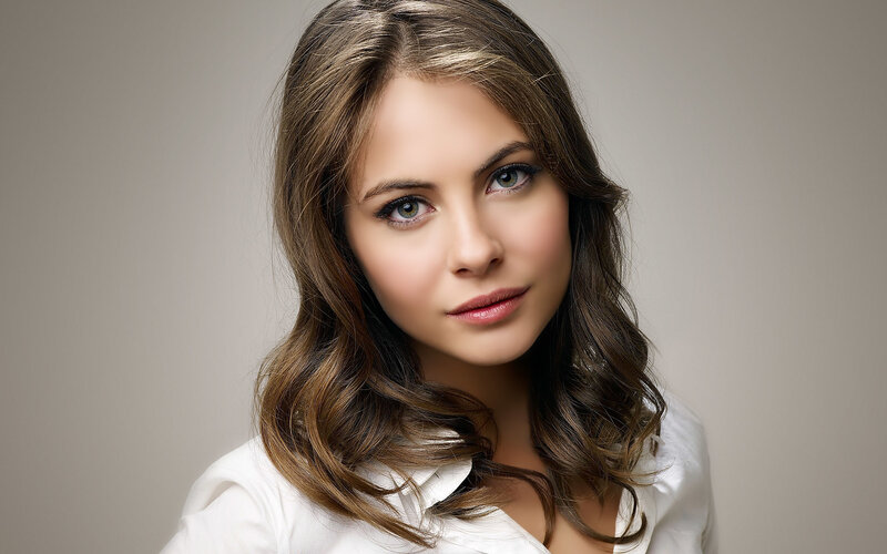 woman with brown hair