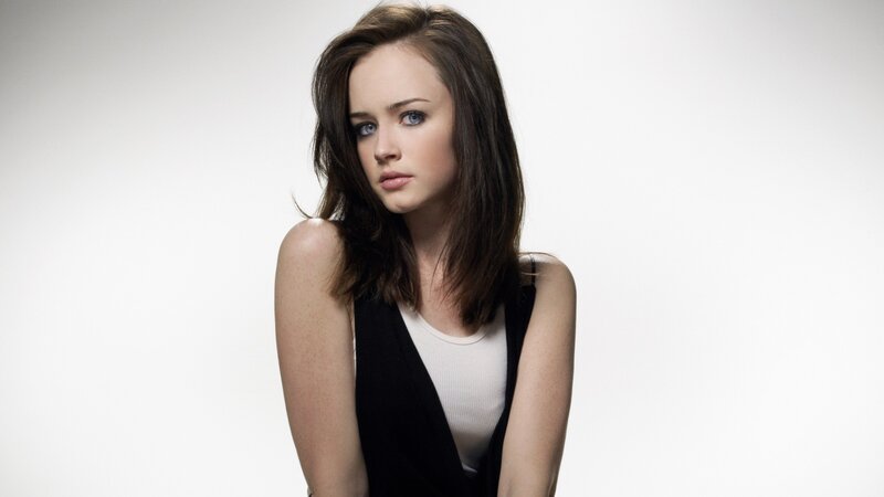 woman with brown hair and blue eyes