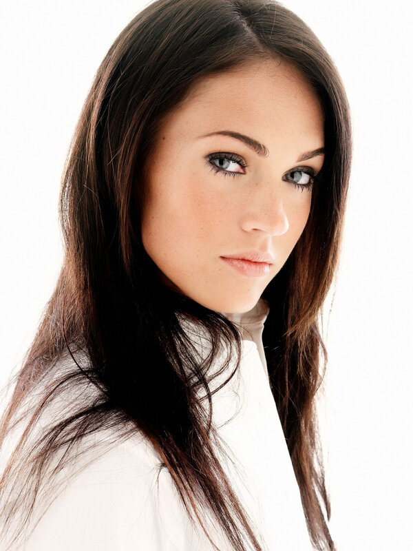 woman with brown hair and blue eyes