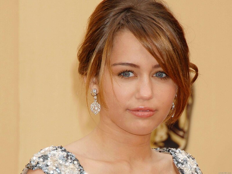 Woman with Brown Hair — Formal