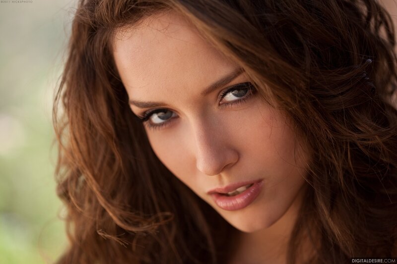 Woman with Brown Hair — Intense, Photograph, Eyes, Blue