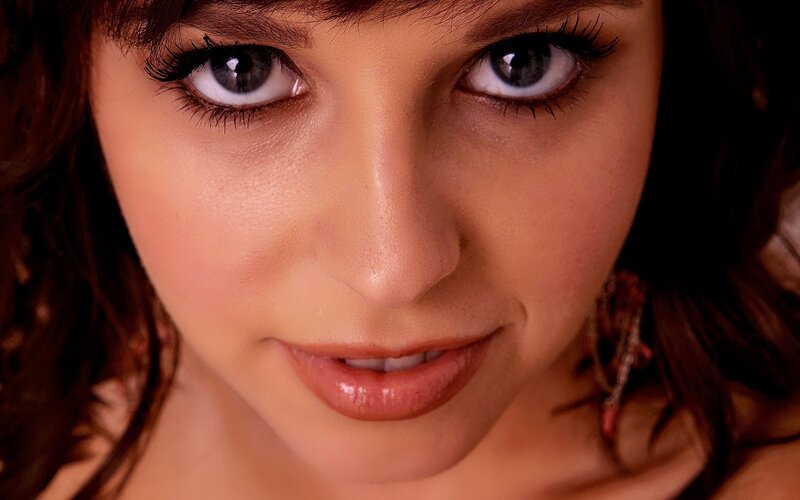 Woman with Brown Hair — Intense, Photograph, Eyes, Lips