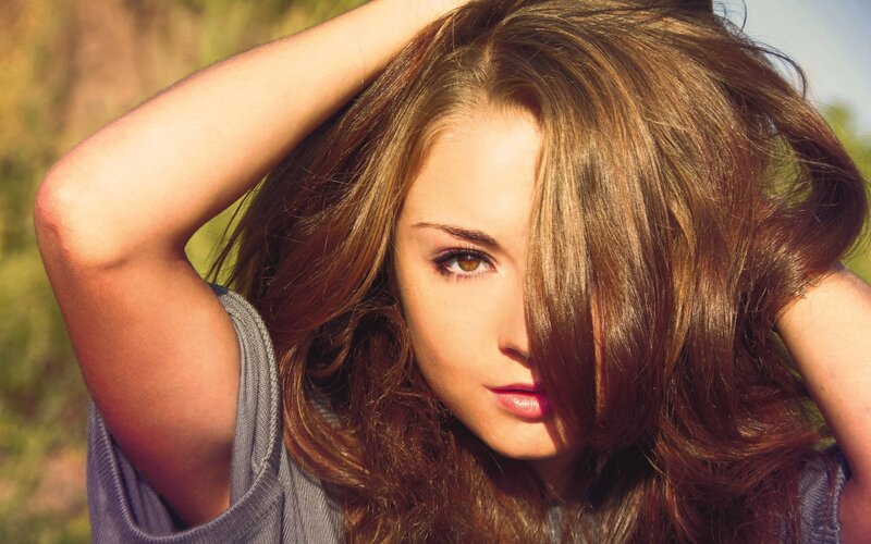 Woman with Brown Hair — Natural, Afternoon