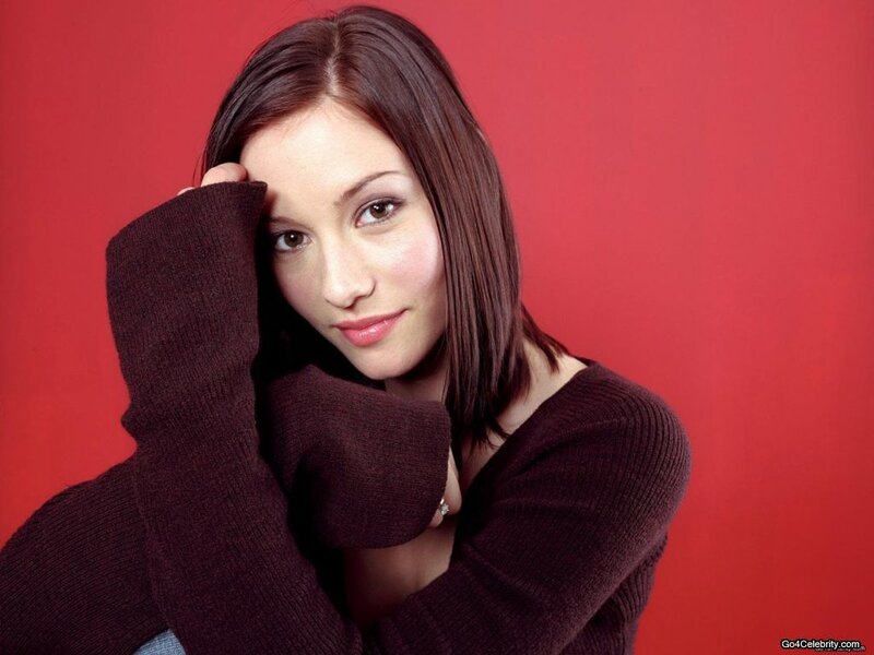 Woman with Brown Hair — Red, Neutral