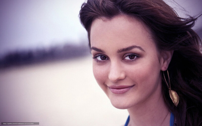 woman with brown hair smiling