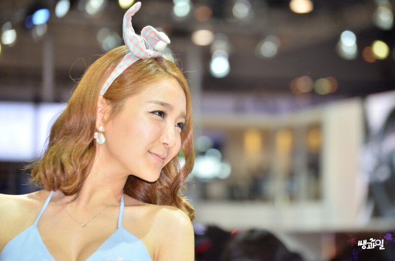 woman with bunny ears at event