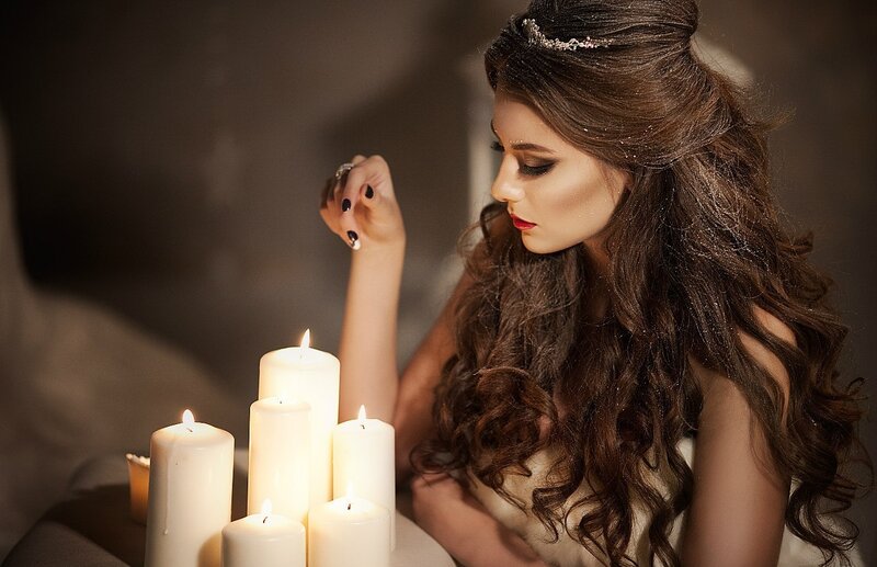 Woman with Candles — Brown