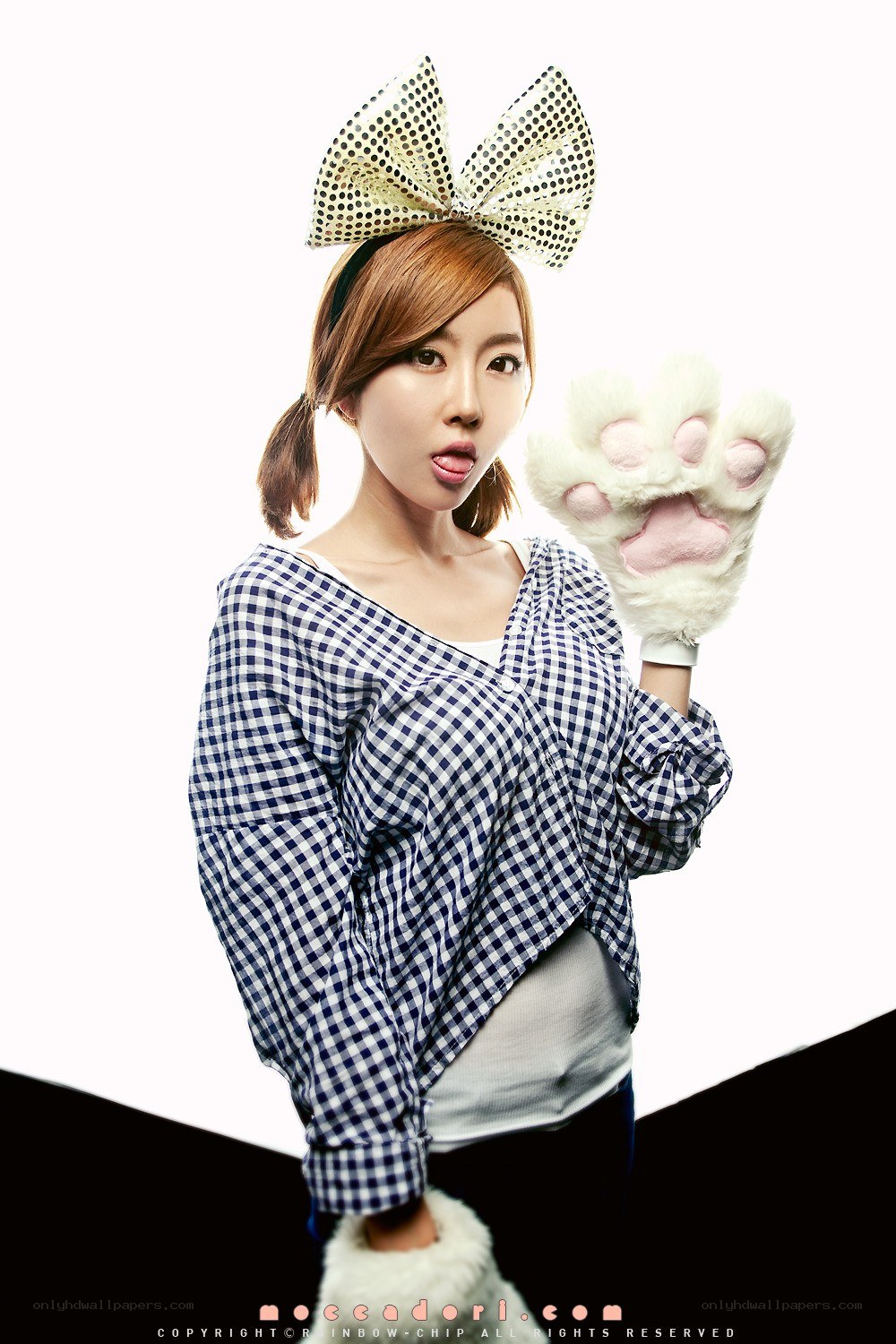 woman with cat paw gloves