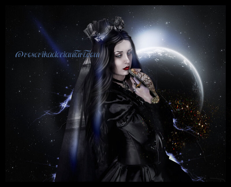 Woman with Chameleon — Black