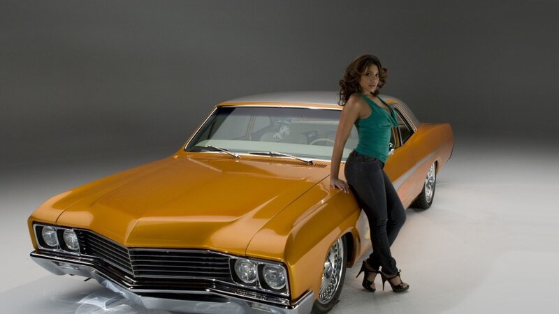 woman with classic car