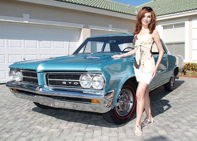 woman with classic car