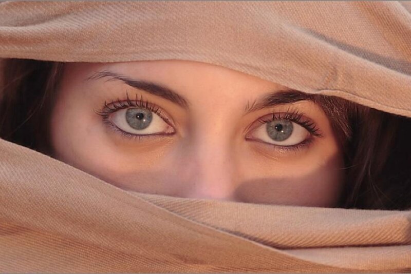 Woman with Covered Face — Beige