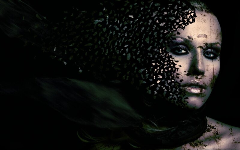 woman with cracked face effect