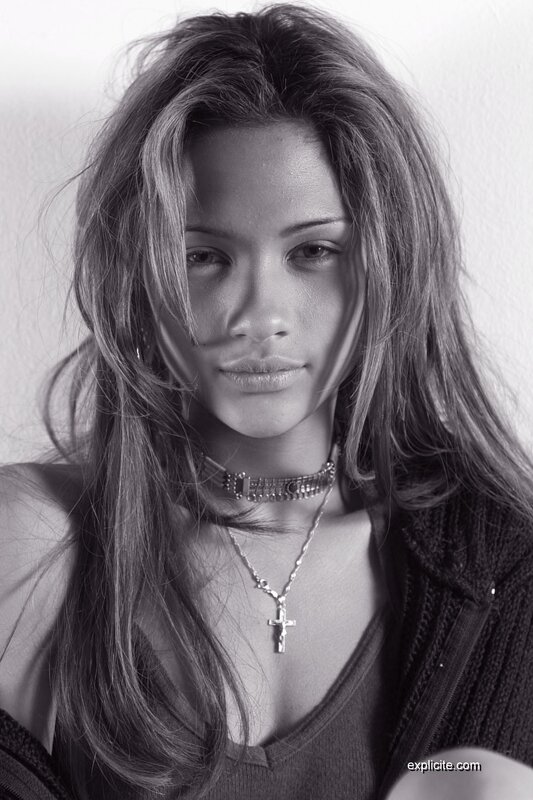 woman with cross necklace