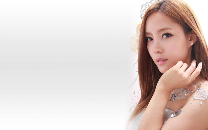 woman with crown and jewelry