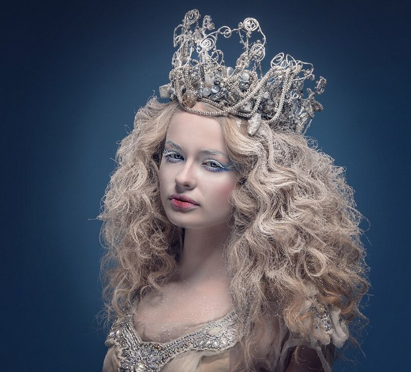 Woman with Crown — Blue, Dramatic, Photograph