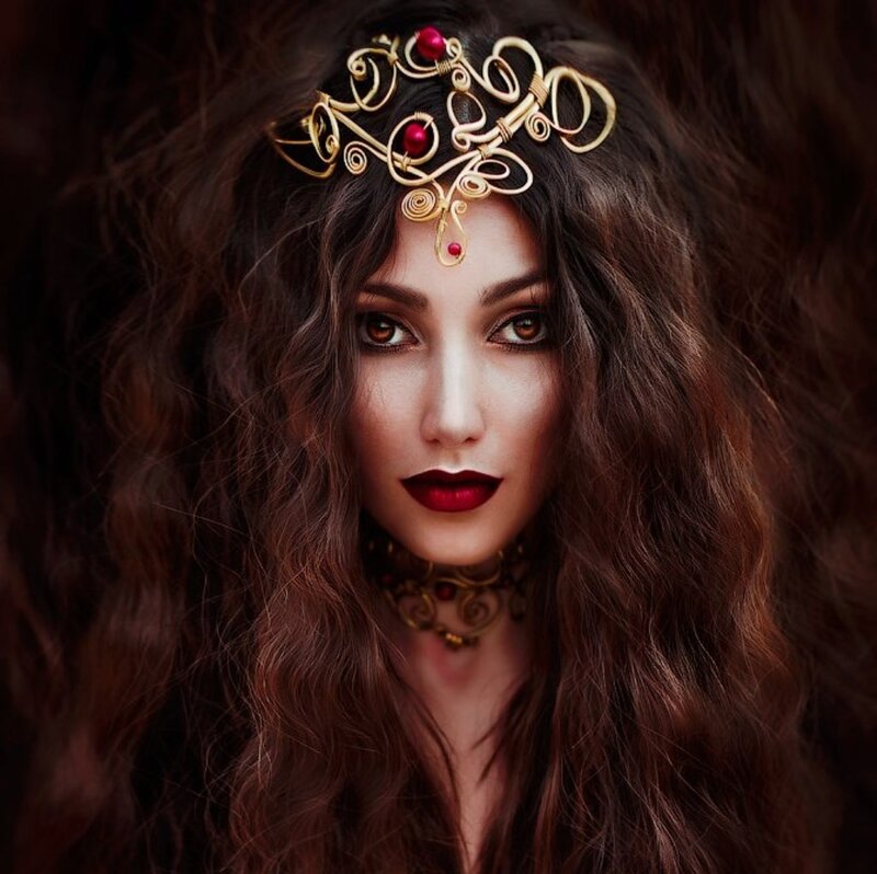 Woman with Crown — Brown