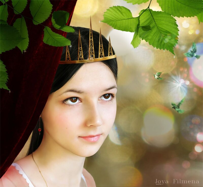 Woman with Crown — Green