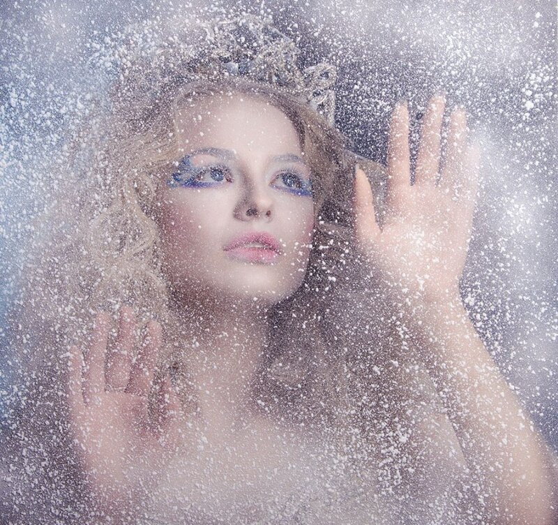 Woman with Crown in Snow — White