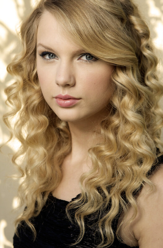 Woman with Curly Blonde Hair — Calm, Photograph, Blonde Hair, Blue Eyes