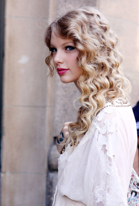 Woman with Curly Blonde Hair — Neutral, Afternoon, Photograph