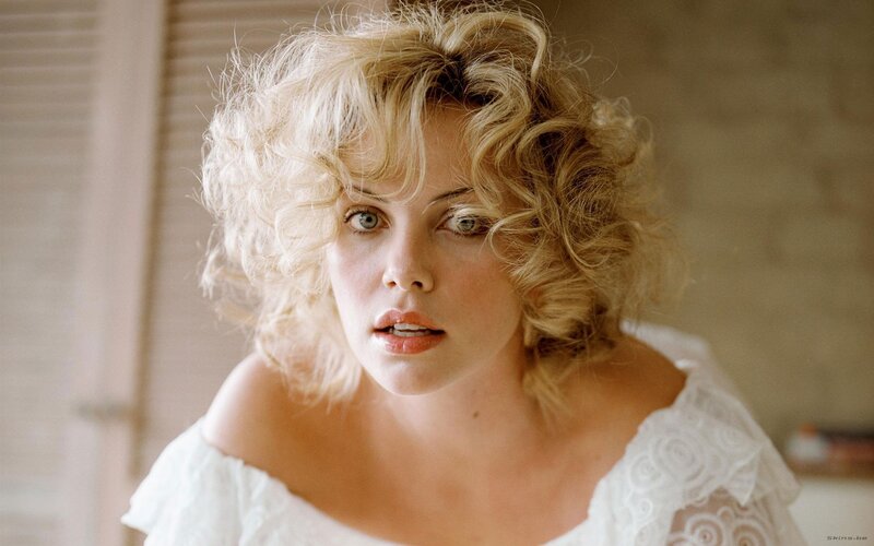 Woman with Curly Blonde Hair — Neutral, Afternoon