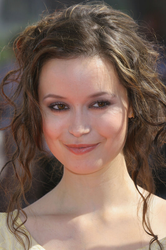 Woman with Curly Brown Hair — Neutral, Afternoon