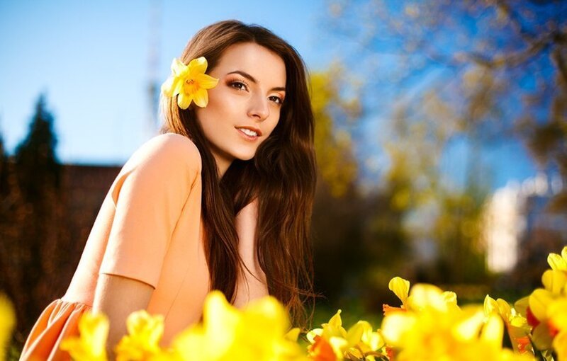 Woman with Daffodil