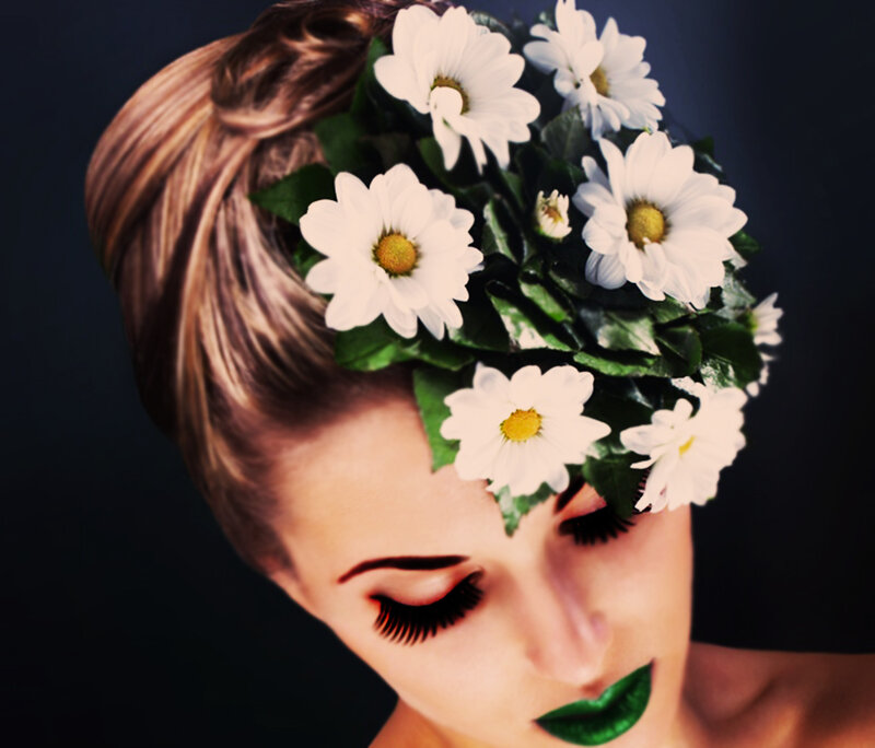 Woman with Daisy Crown — White