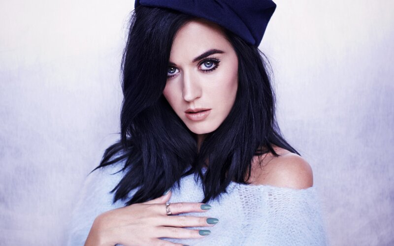 Woman with Dark Hair — Black, Serious, Photograph, Hat