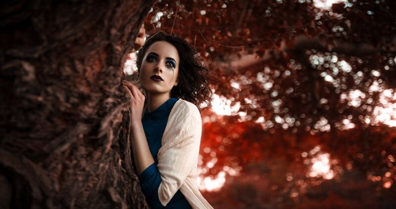 Woman with Dark Makeup — Red, Dramatic, Autumn