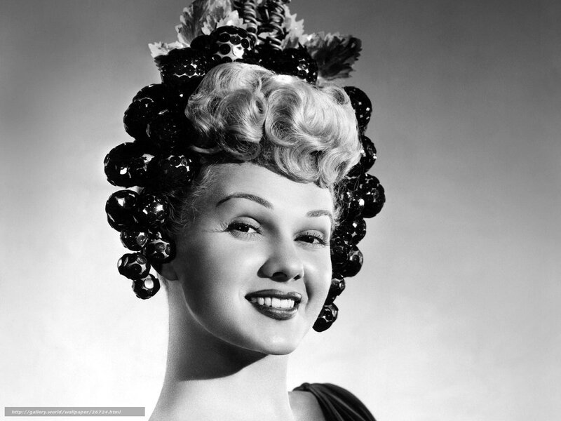 woman with decorative hairpiece