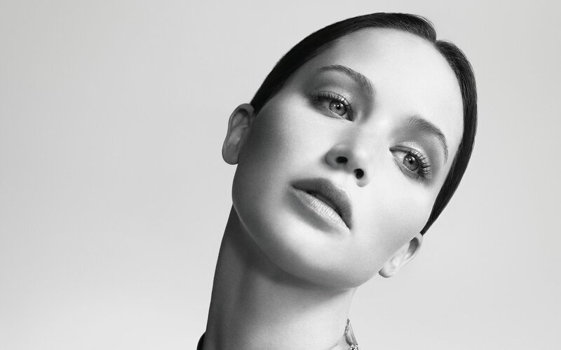 woman with dramatic makeup