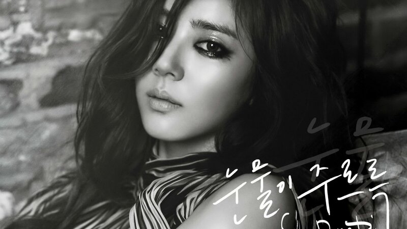 woman with dramatic makeup