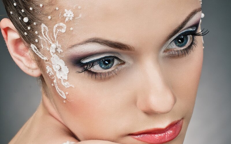 woman with dramatic makeup