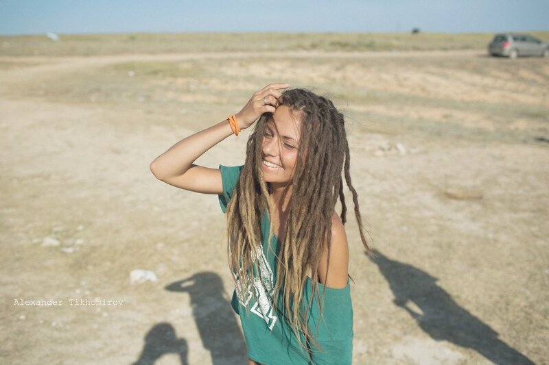 Woman with Dreadlocks — Green, Bright