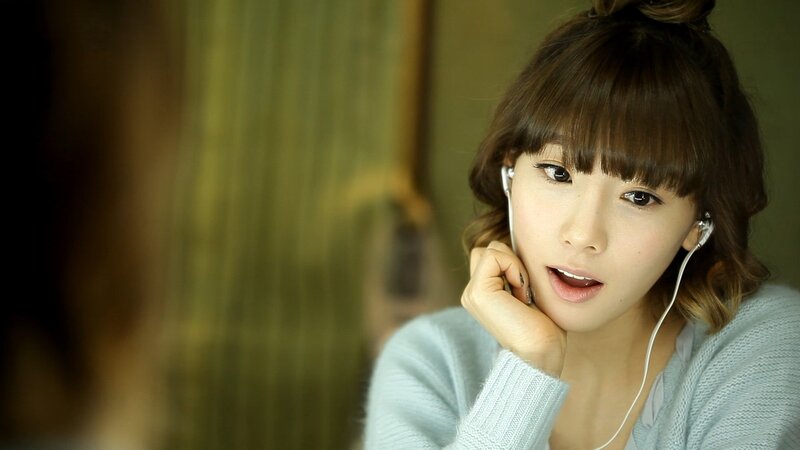 Woman with Earphones — White