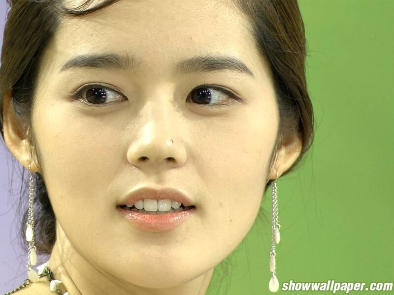 Woman with Earrings — Green, Neutral